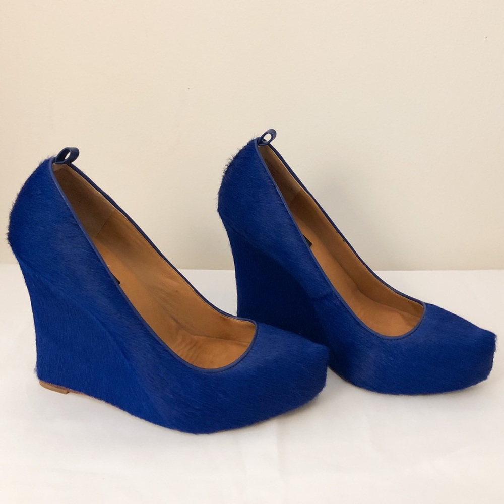 ANN TAYLOR Cobalt Blue Faux Fur Wedges